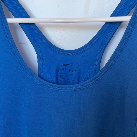 Nike Dri-Fit Tank top. - Picture 2 of 4